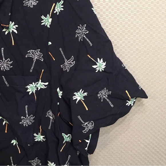 Love Notes Women’s Navy Blue Palm Tree Print Button-Front Top Cropped Size Large - Picture 4 of 10